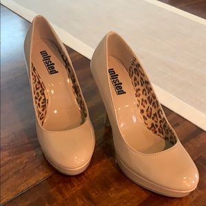 Never warn Unlisted Kenneth Cole heels .